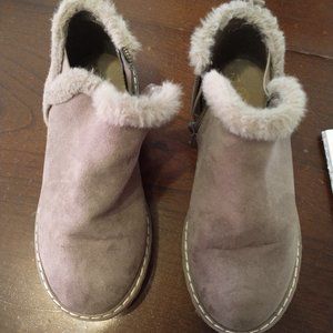 WN SUEDE BOOTIES..........LIKE NEW